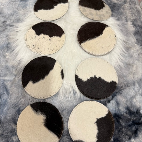 Set of 8 pcs Circular Coasters for Drinks, Glass & Cups Stain Protection - Picture 2 of 3